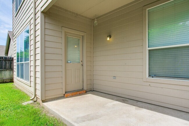Building Photo - 5824 Melanie Ct
