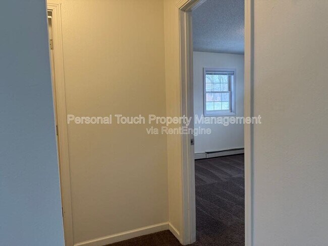 Building Photo - 912-18 1/2 18 1/2 St S