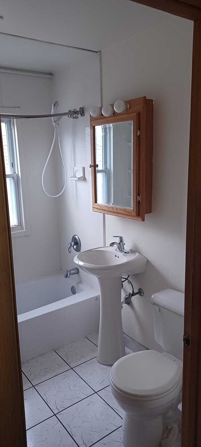 Building Photo - 5620 W Beloit Rd