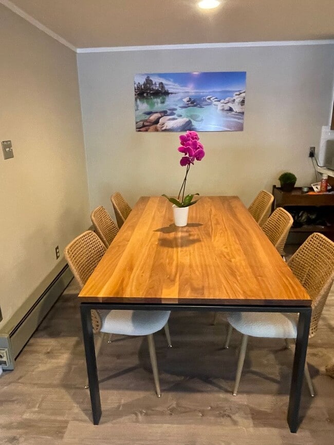 Building Photo - 3 Bedroom Condo - Garage! Walk to Burnt Ce...