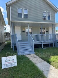 Building Photo - 807 E 2nd Ave