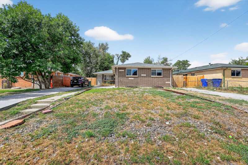 Building Photo - 1341 Xanadu St