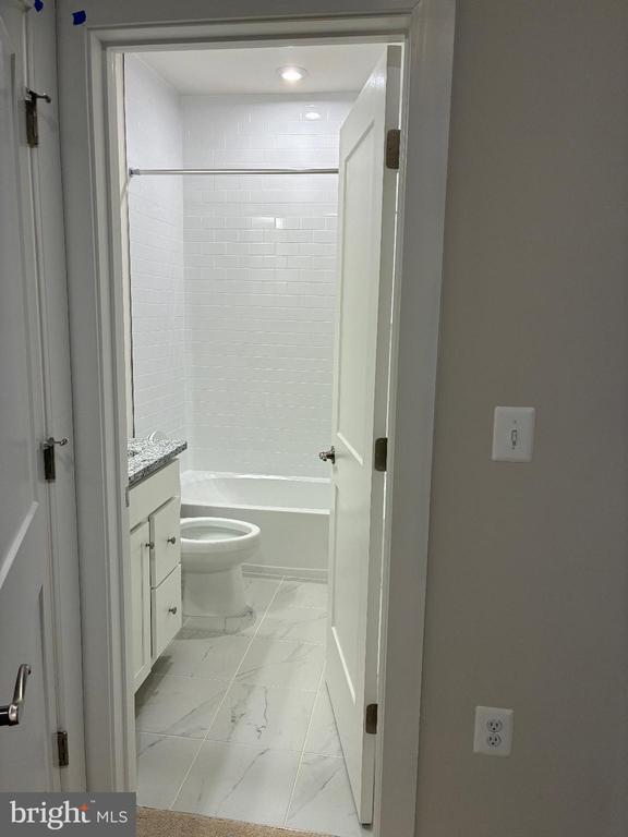 Building Photo - 1014 Mays Ln