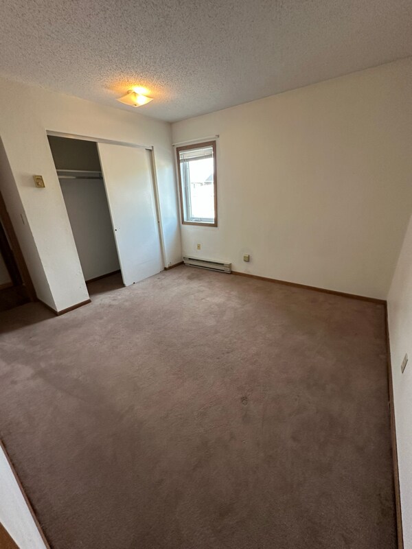 Building Photo - 103 Cottonwood Ave N