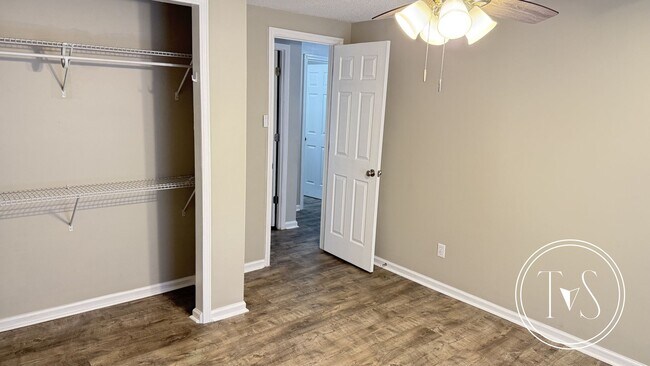 Building Photo - SPRING MOVE-IN SPECIAL: $500 OFF 1ST MONTH...