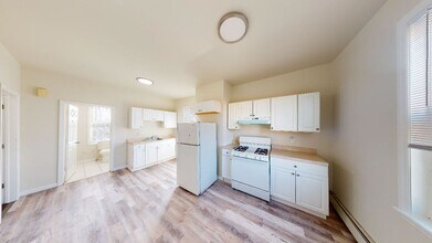 Building Photo - 1052 Garfield Ave