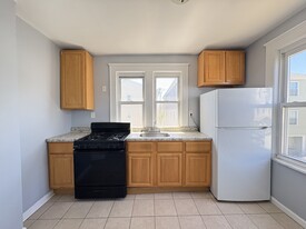 Building Photo - 130 4th St