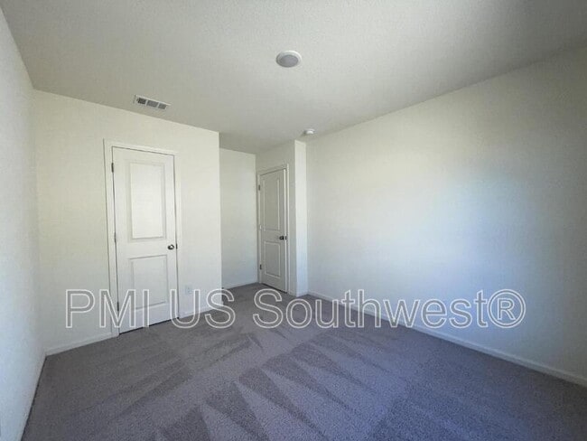 Building Photo - 2406 Village Dr