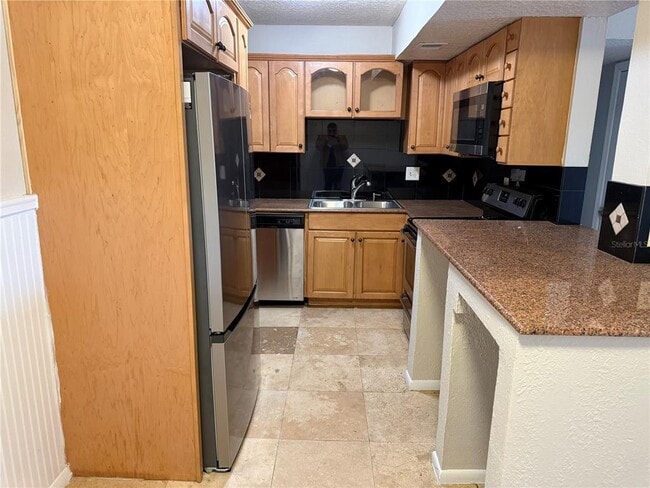 Building Photo - 914 Lake Destiny Rd