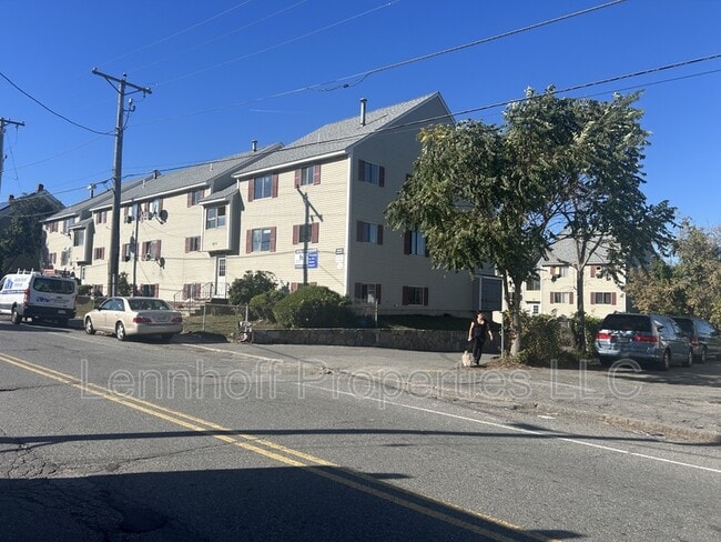 Building Photo - 871-871 Middlesex St