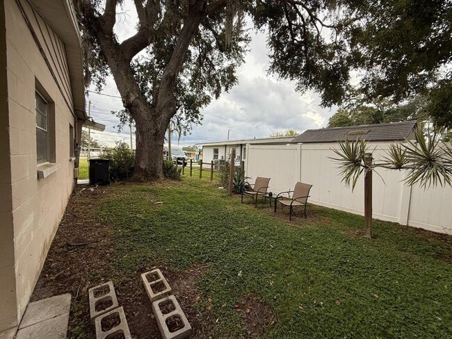 Building Photo - 10812 Hannaway Dr