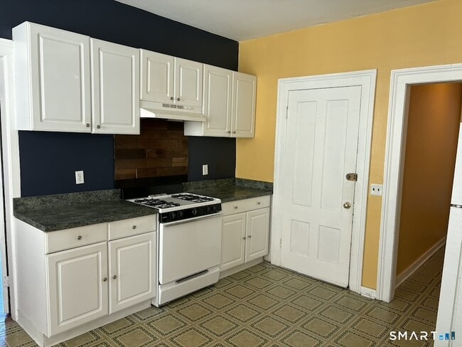 Building Photo - 17 Pearl St