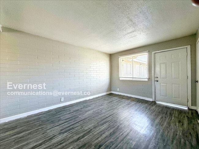 Building Photo - 3121 W Almeria Rd