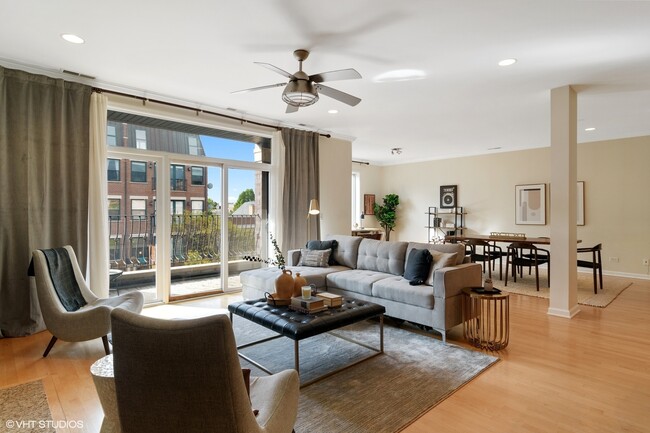 Building Photo - 810 N Wolcott Ave