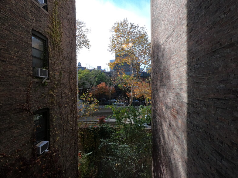 South Garden View - 156 W 95th St