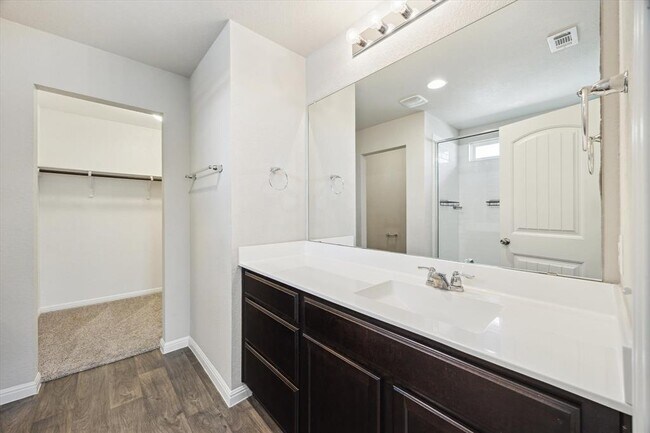 Building Photo - 705 Callahan Ln