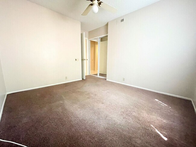 Building Photo - 1008 Bridle Path Way