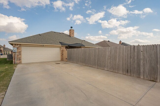 Building Photo - 3/2 in Hillside Terrace!