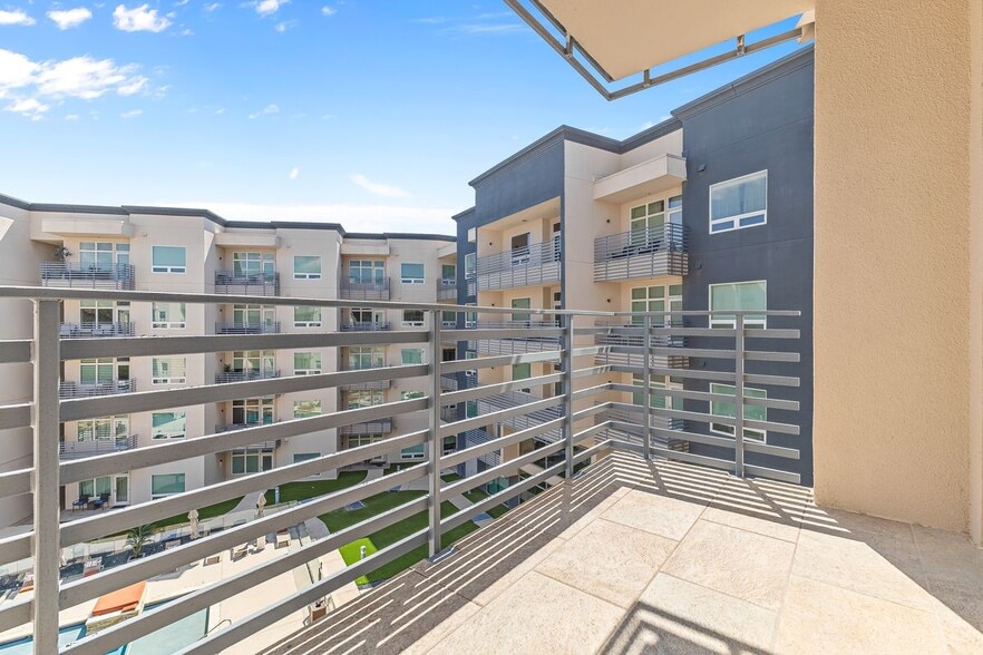 Building Photo - 17902 La Cantera Pkwy