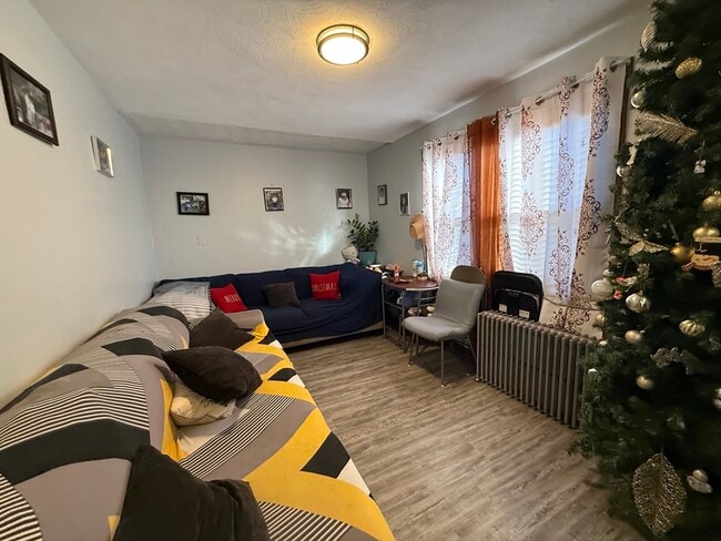 Building Photo - 11 Forrest St