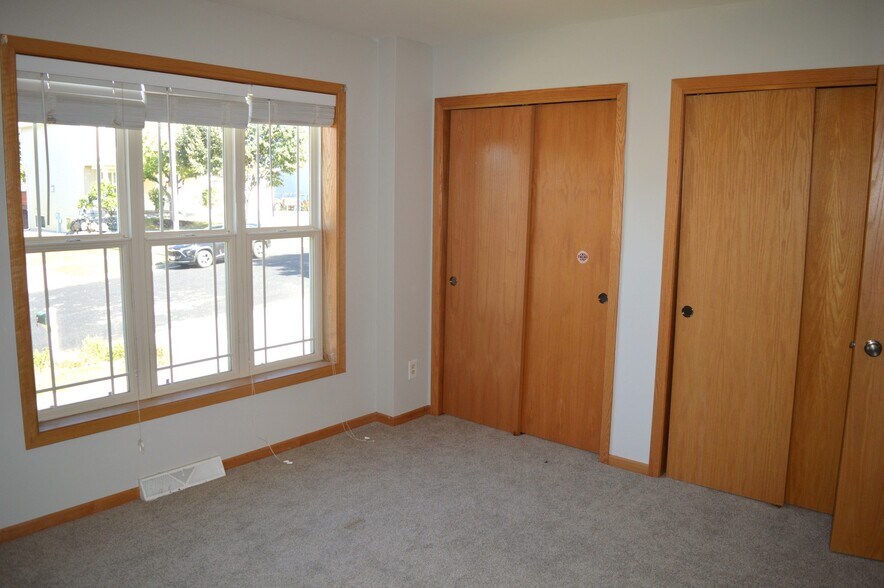 Building Photo - 715 Ariel Ln