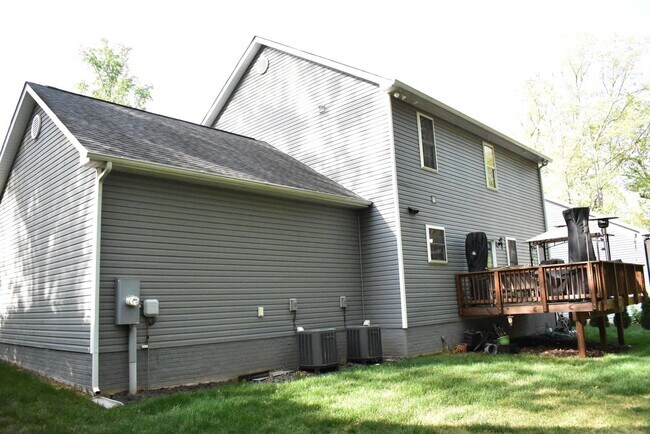 Building Photo - *** RARE MAINTENANCE-FREE LIVING IN LAKE OF THE WOODS! ***