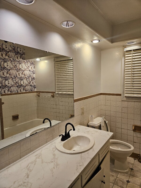 Building Photo - 1941 3rd St E