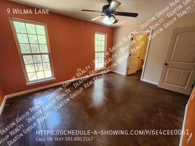 Building Photo - 9 Wilma Ln