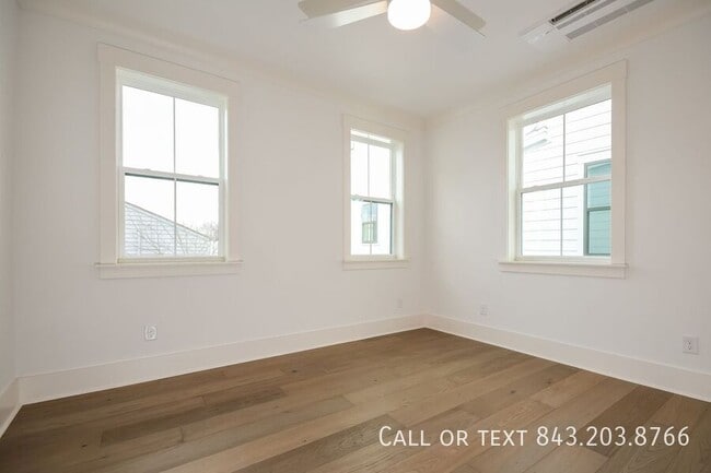 Building Photo - 12.5 Nunan St