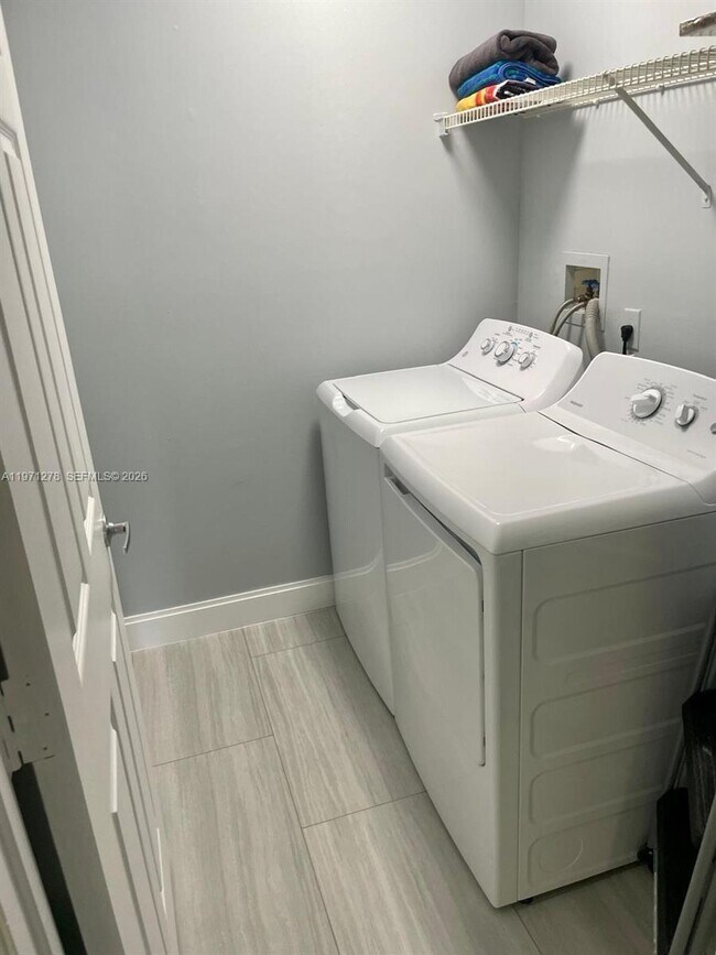 Building Photo - 165 NW 96th Terrace