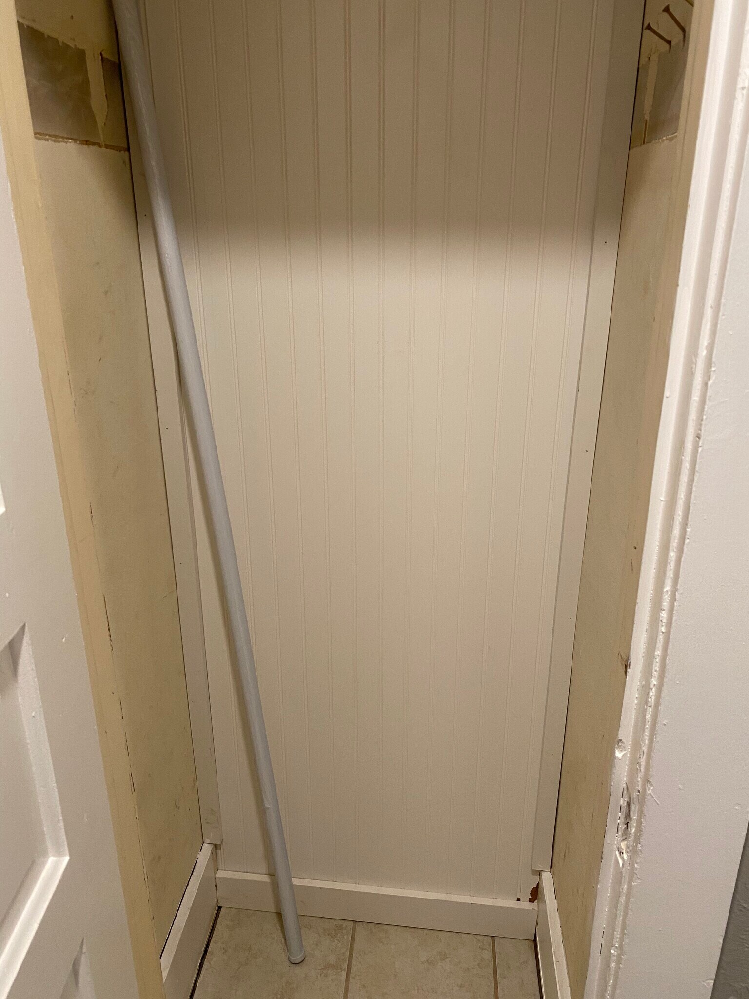 Closet - bar will be hung up before move in - 919 Massachusetts St