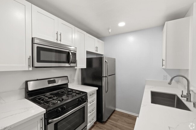 Interior Photo - 1223 Federal Ave