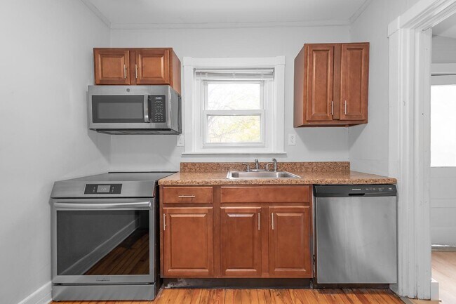 Building Photo - 378 N Evans St