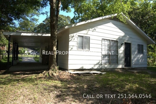 Building Photo - 4060 Cresthaven Rd