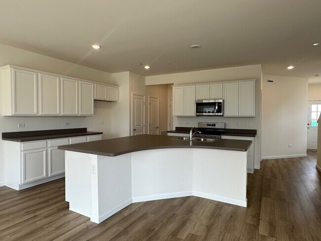 Building Photo - 2320 Horseshoe Cir