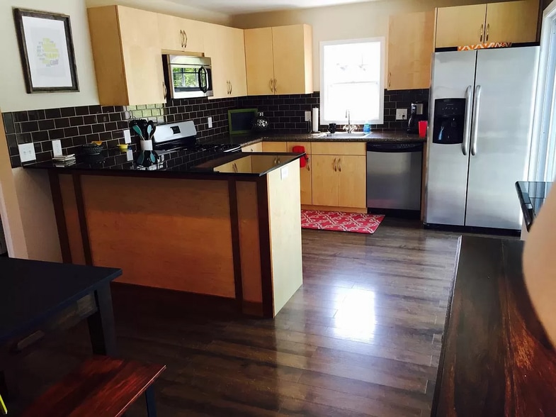 Unit 2 - 4538 Wentworth Ave