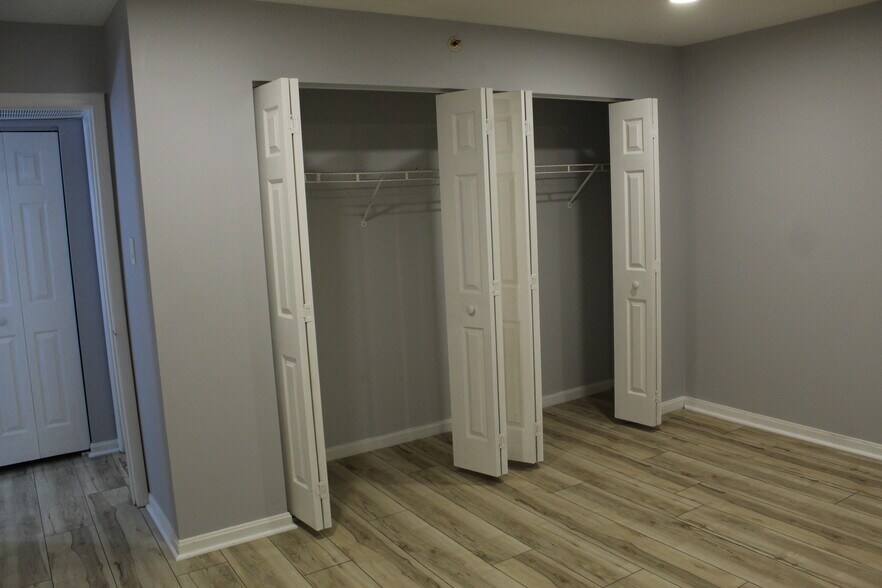 Master Bedroom - 3400 Tulleys Pointe Ct