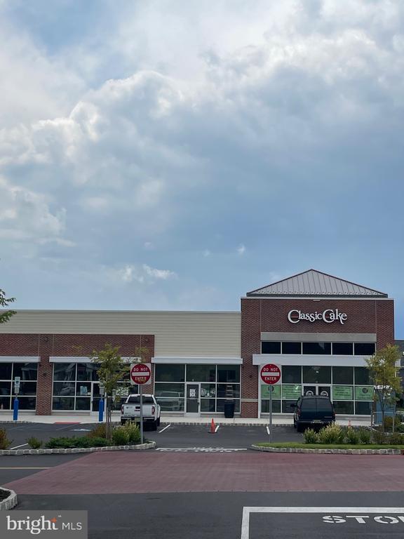 Building Photo - 5 Bridle Ct