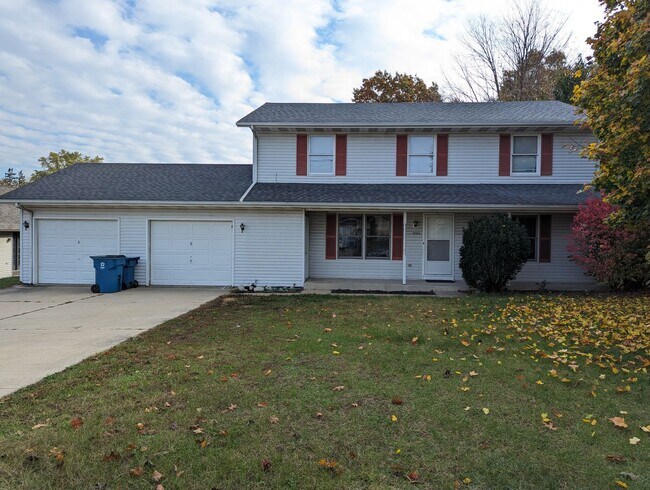 Primary Photo - 814 Antler Dr