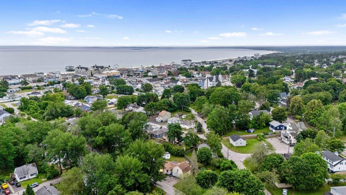 Building Photo - 31 Foote St