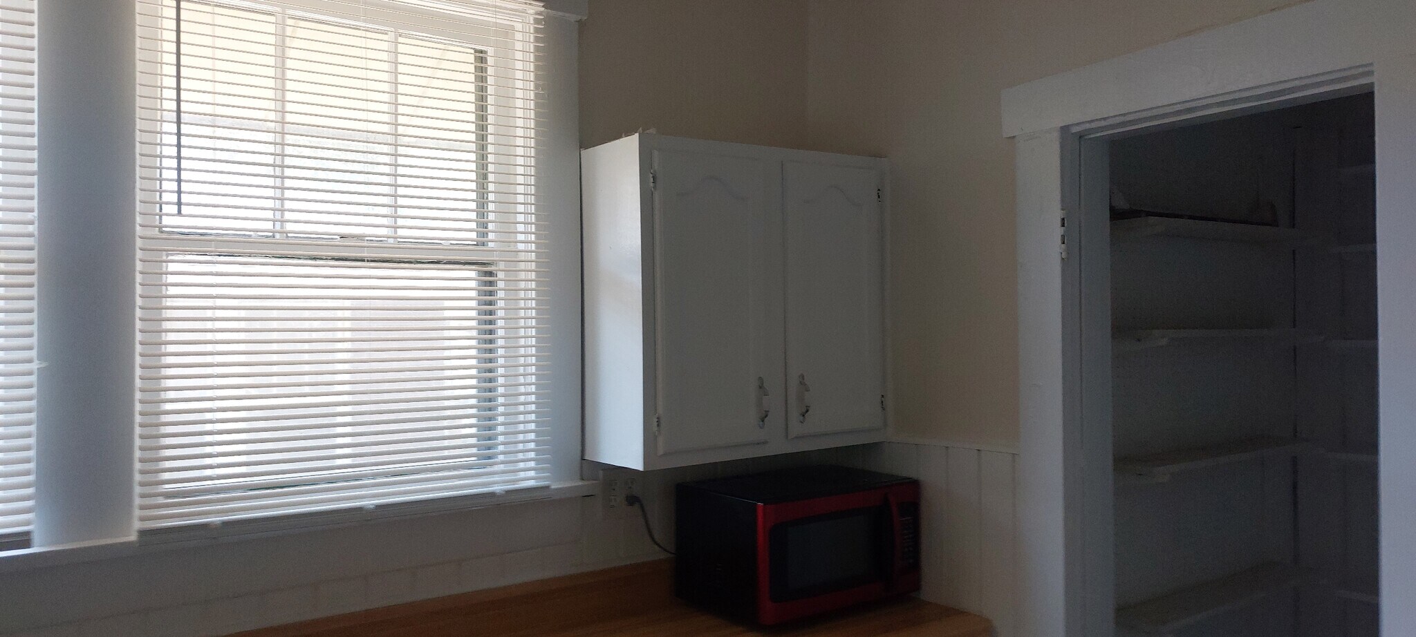 Building Photo - 1530 Waverly Ave