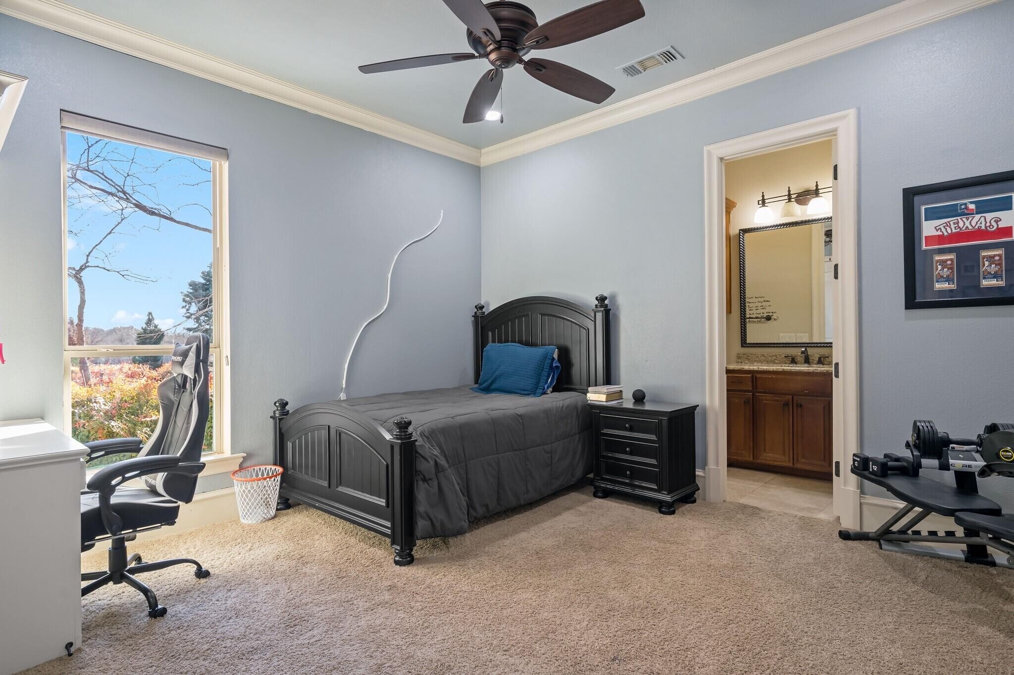 Building Photo - 931 Woodview Dr
