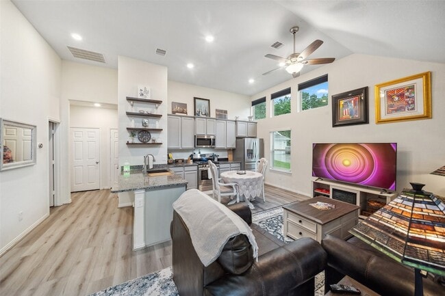 Building Photo - 257 N Lynx Trail