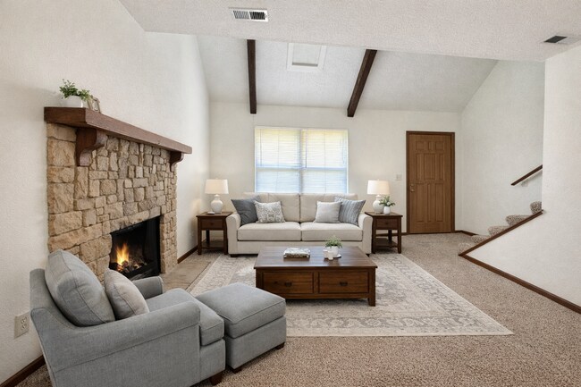 Building Photo - La Chateau Duplexes