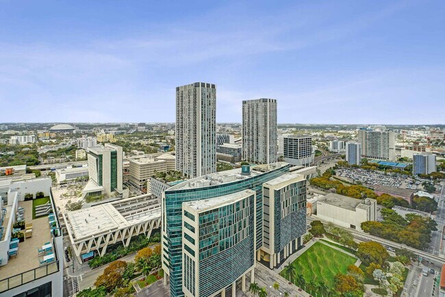 Building Photo - 225 N Miami Ave
