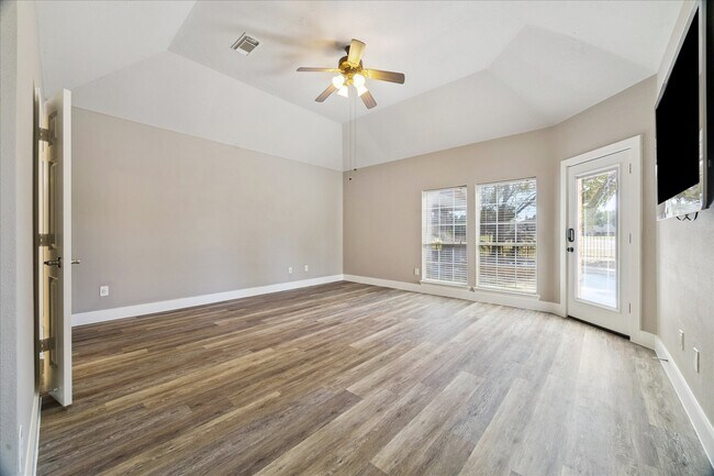 Building Photo - 16523 E Canterra Cir