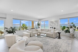 Building Photo - 601 Longboat Club Rd