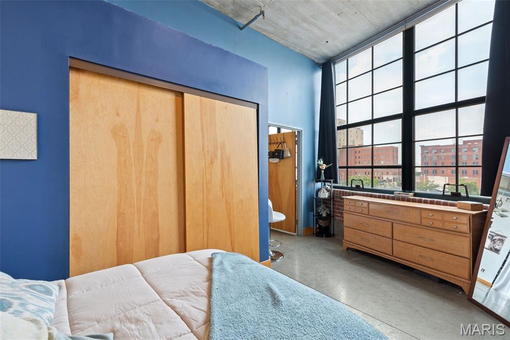 Building Photo - 2323 Locust St