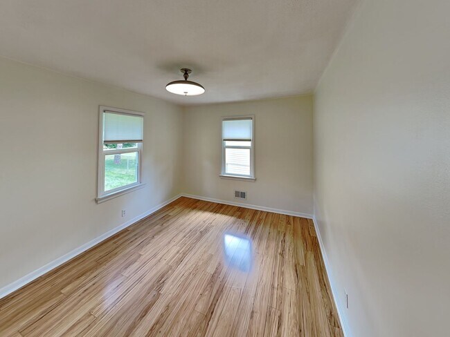 Building Photo - WEST LAFAYETTE SCHOOLS