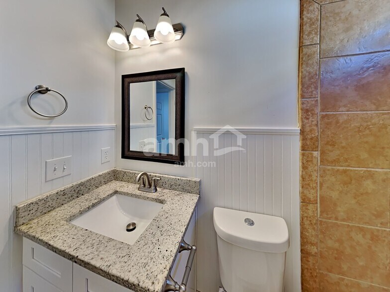 Building Photo - 132 Northbrooke Trace